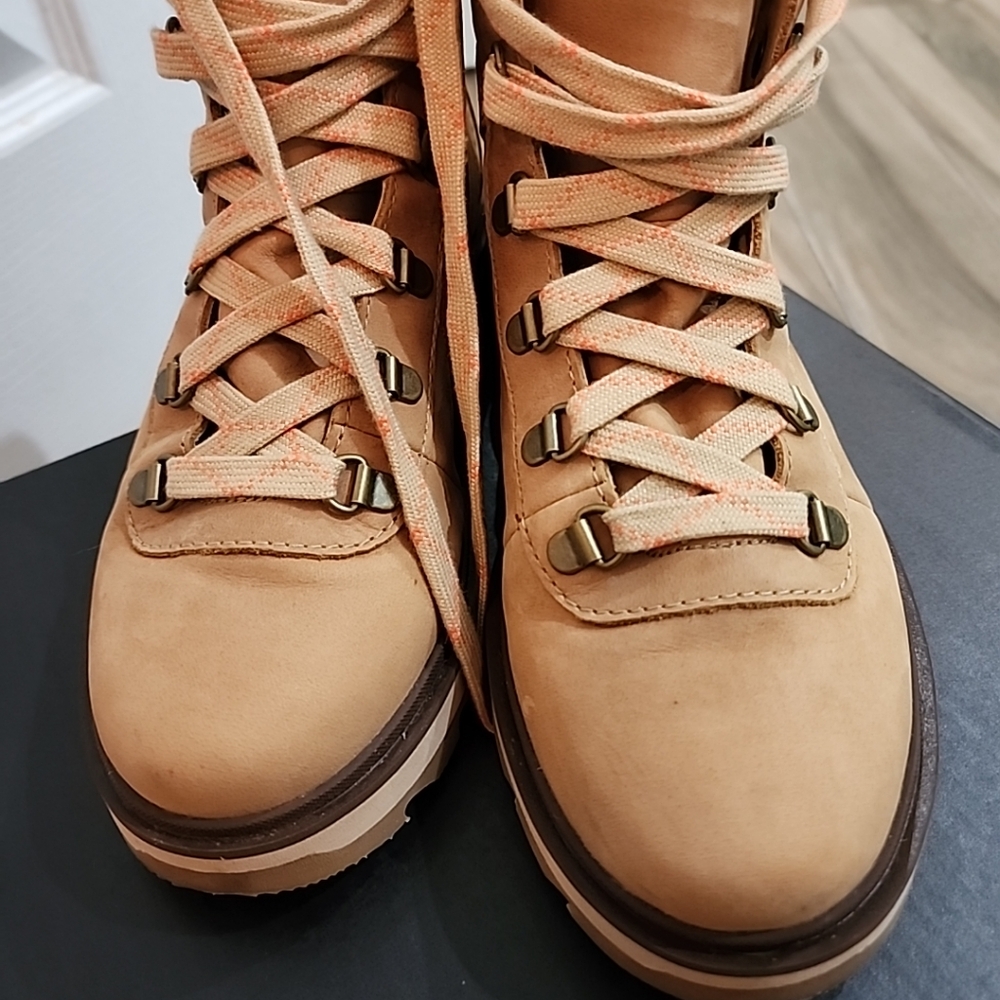 Sorel Tan Ankle Boots - Picture 3 of 12